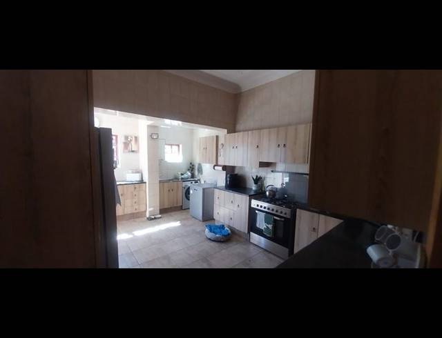 3 BEDROOM HOUSE FOR SALE IN KENSINGTON